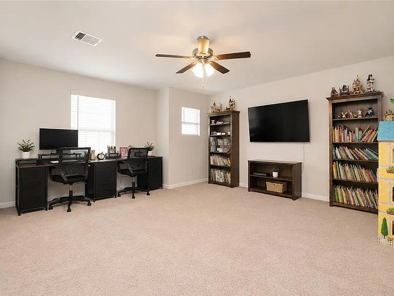 6215 Rockford Dr — Photo 14