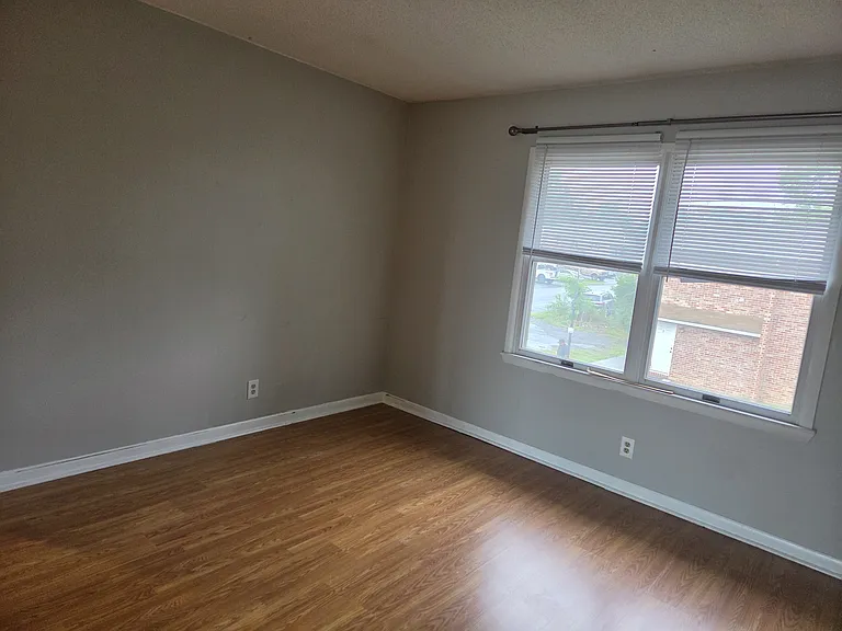 42 Janice St #5 — Photo 9