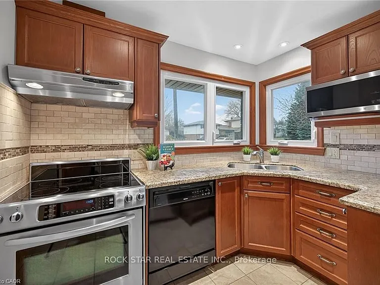 134 W 28th St — Photo 6