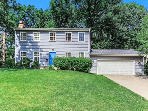 1611 Sumter Ave N, Golden Valley, MN 55427