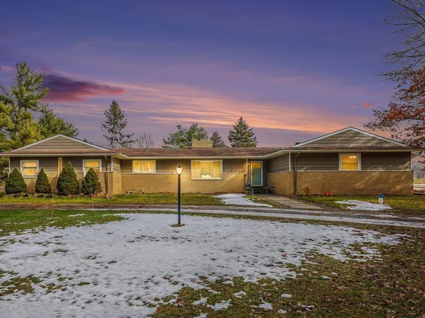 1575 Kellogg Rd, Brighton, MI 48114
