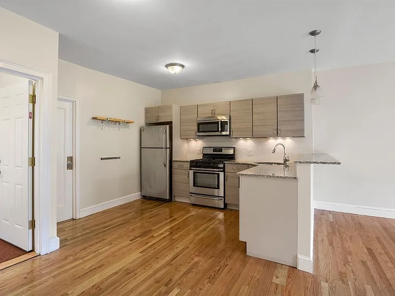 228 Commonwealth Ave #7 — Photo 9