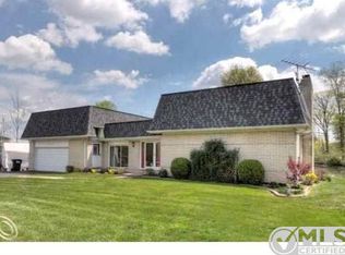 9770 Beverly Dr, Lakeland, MI 48143