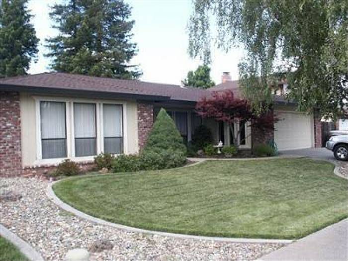 1st image of 1927 Larkin Dr