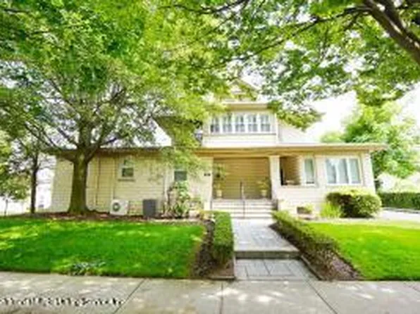 34 Plattsburg St, Staten Island, NY 10304