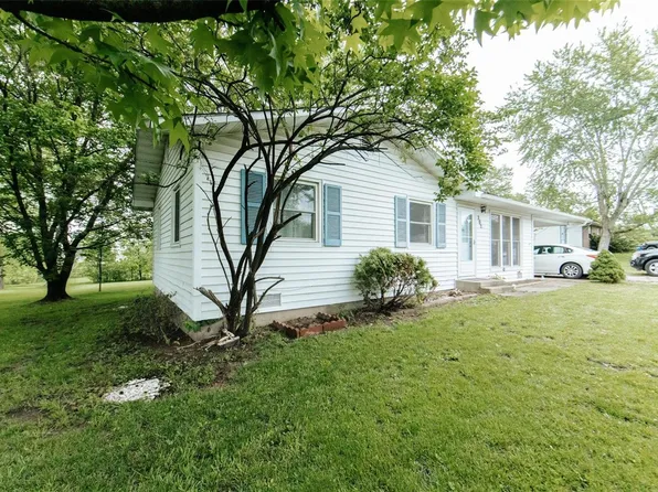 202 Country Club Rd, Dixon, MO 65459