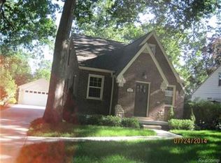 61 Devonshire Rd, Pleasant Ridge, MI 48069