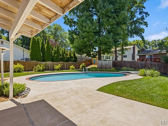 5th image of 1743 Goldenhorn Ct