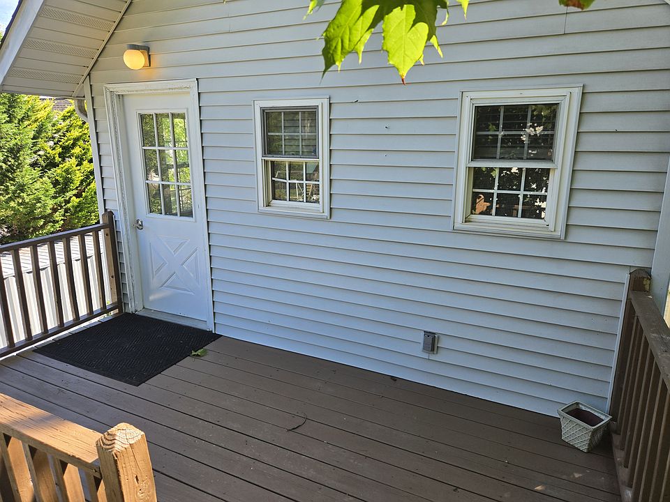 Rear Entrance- Private deck