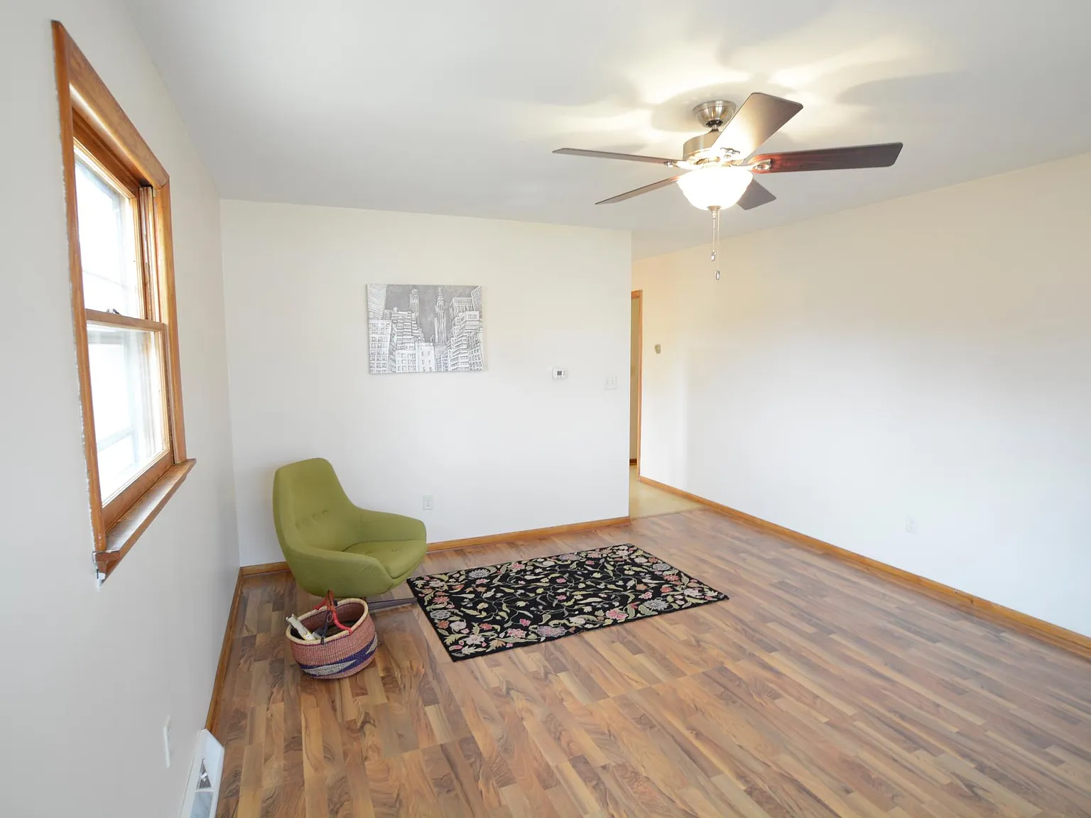 2 bed, 900 sqft, $1,300 — Photo 3