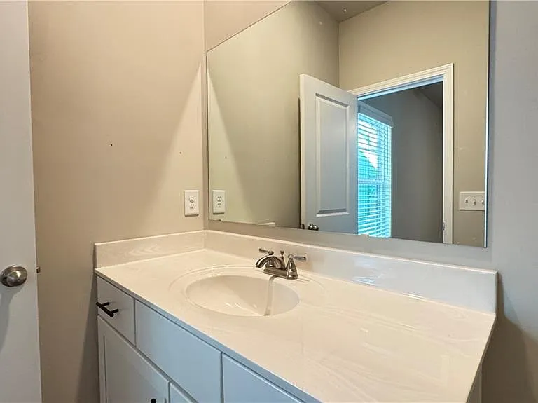 13040 Deerfield Pkwy — Photo 23