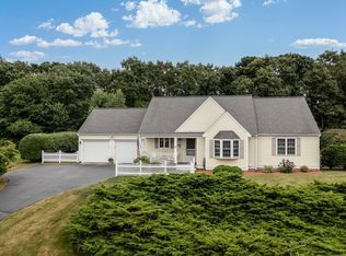 8 Ocean Pines Dr, Bourne, MA 02532