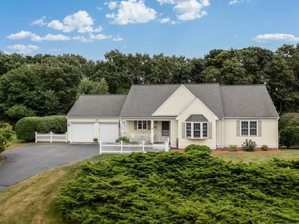 8 Ocean Pines Dr, Bourne, MA 02532