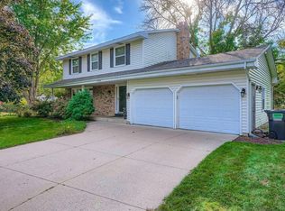 9728 Palmer Cir, Bloomington, MN 55437