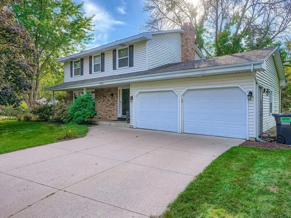 9728 Palmer Cir, Bloomington, MN 55437