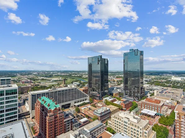 500 Throckmorton St APT 2702, Fort Worth, TX 76102