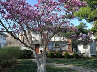 216 W 51st Ter, Kansas City, MO 64112