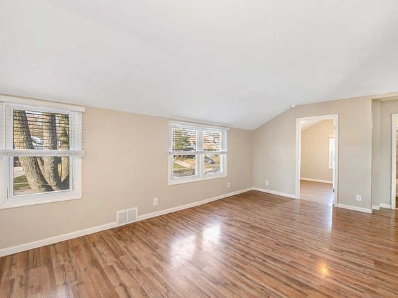 3rd image of 3710 S 46th St #3712