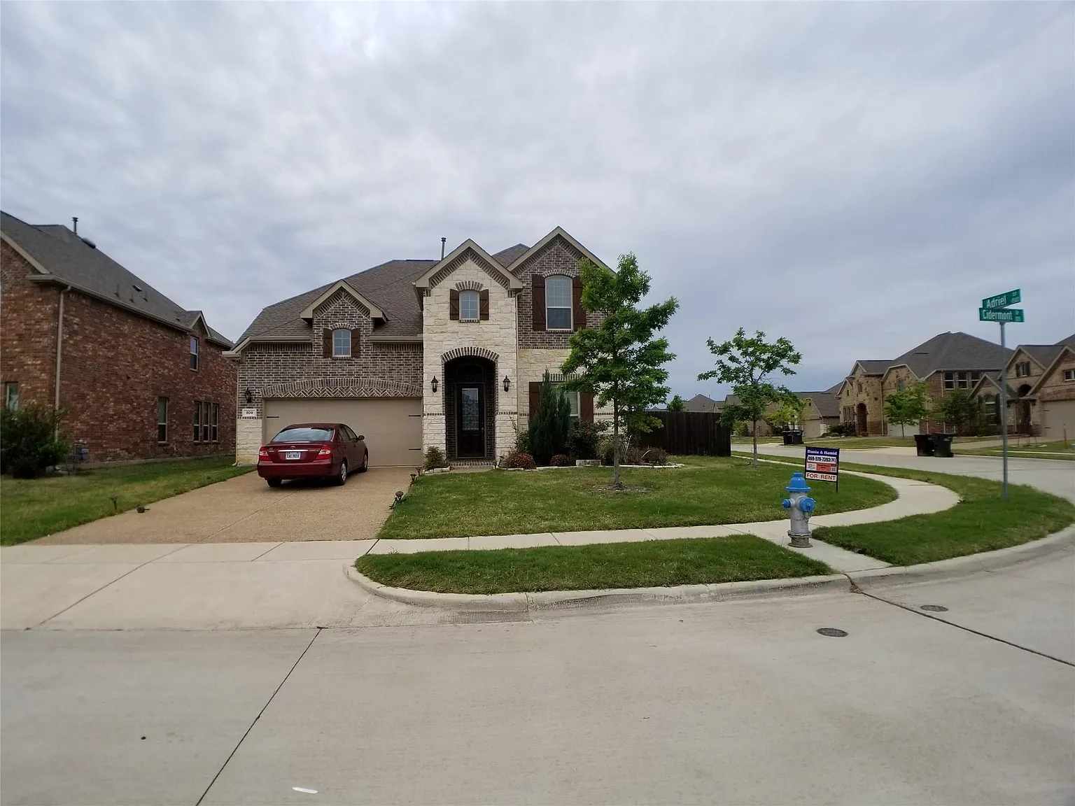 4 bed, 3.5 bath, 3002 sqft, $3,700 — Photo 2