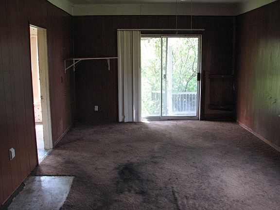 Formal Dining
