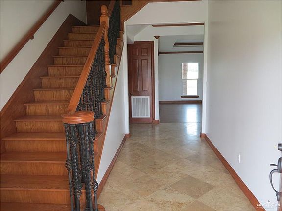 2nd image of 5733 Premiere Ln