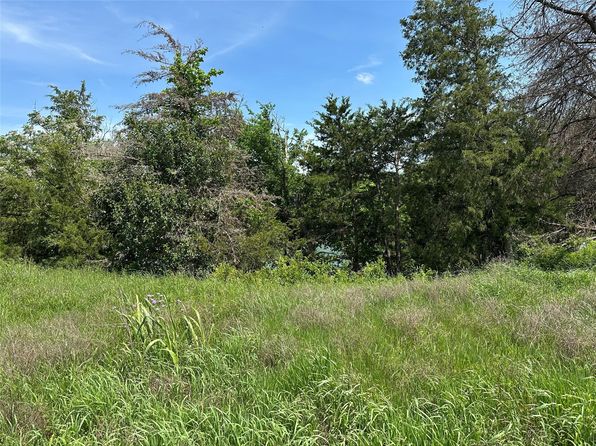 N Grayson St, Groesbeck, TX 76642