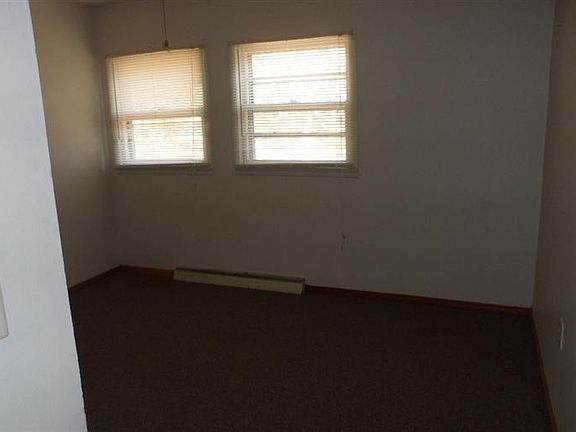 4th image of 330 W Washington Ave