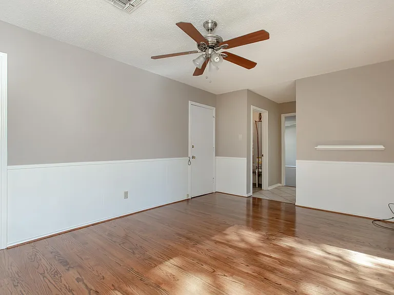 6912 Wake Forrest Dr — Photo 18