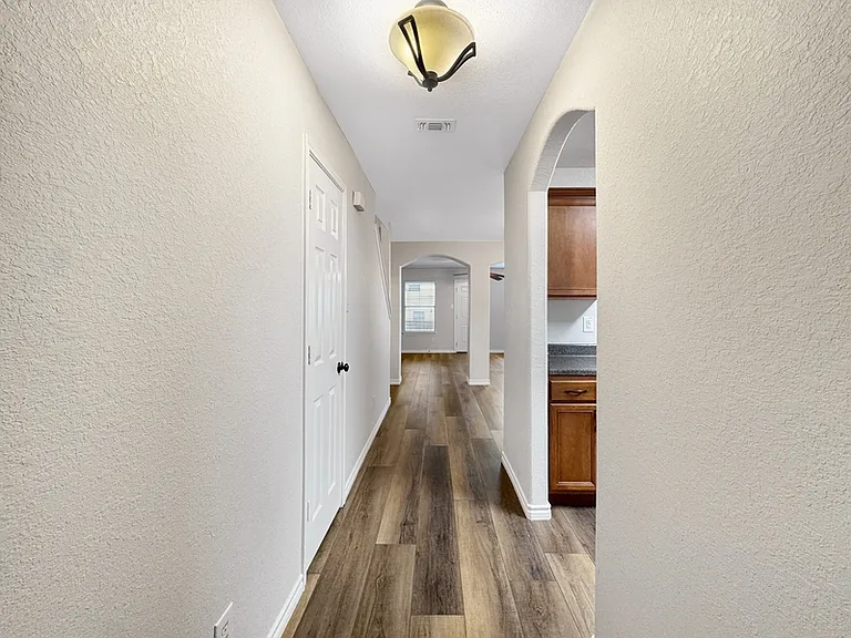 6910 Hallie Spirit — Photo 5