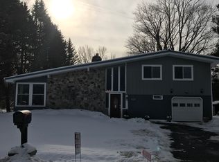 5950 Gillette Rd, Cicero, NY 13039