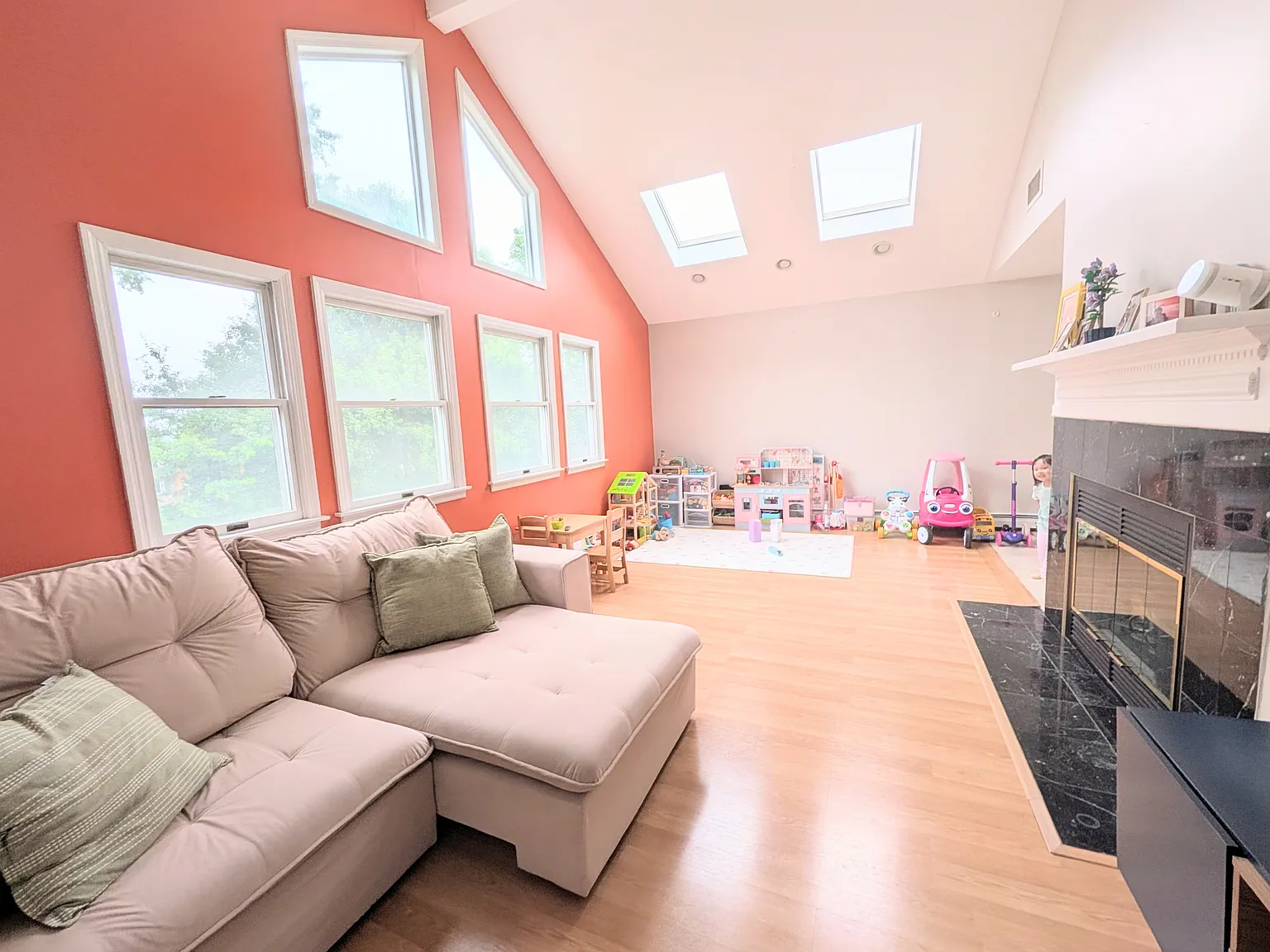 3 bed, 1.5 bath, $3,150 — Photo 1