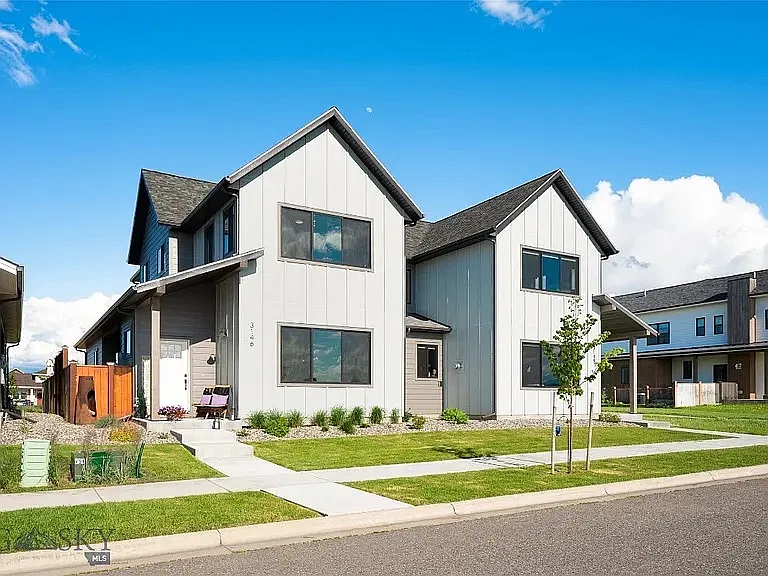 4 bed, 2.5 bath, 2156 sqft, $4,600 — Photo 1