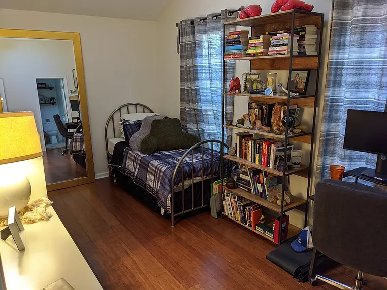 1034 Highland St — Photo 17
