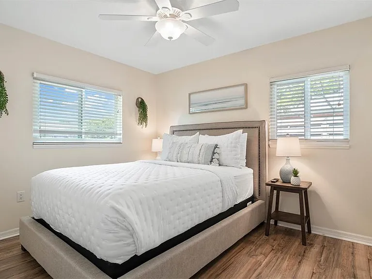 2729 Sydelle St — Photo 37