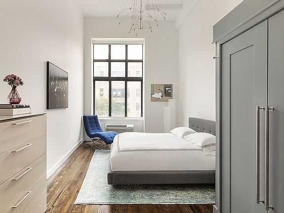 4th image of 205 10th St APT 3B