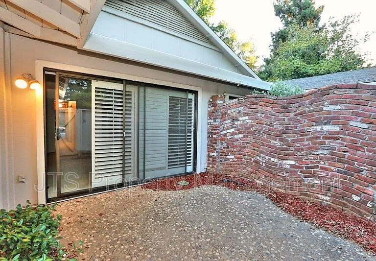 1060 Sand Bar Cir — Photo 63