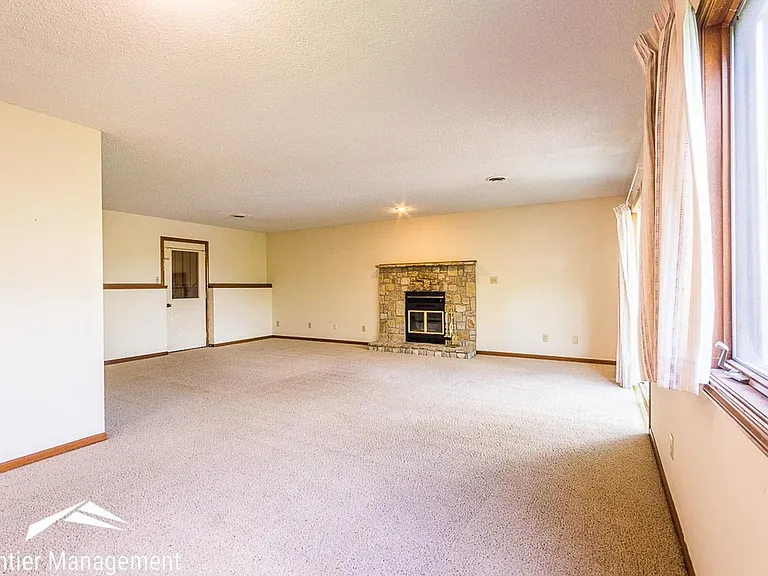 1919 Crescent Dr #1 — Photo 4