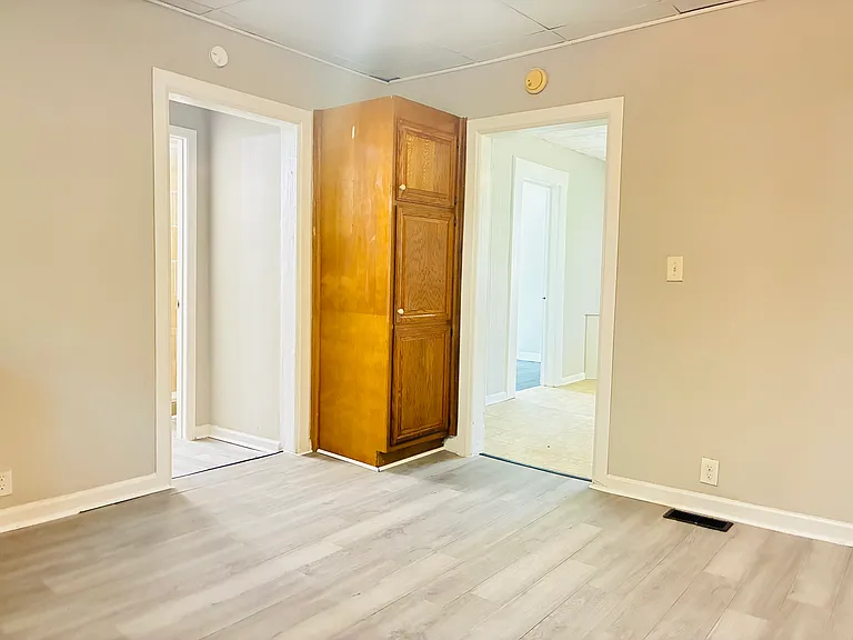 419 N Broad St — Photo 4