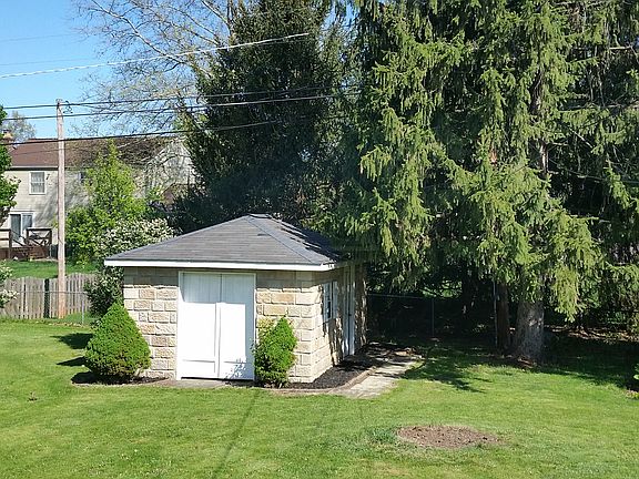 3rd image of 9606 Grandview Ave NW