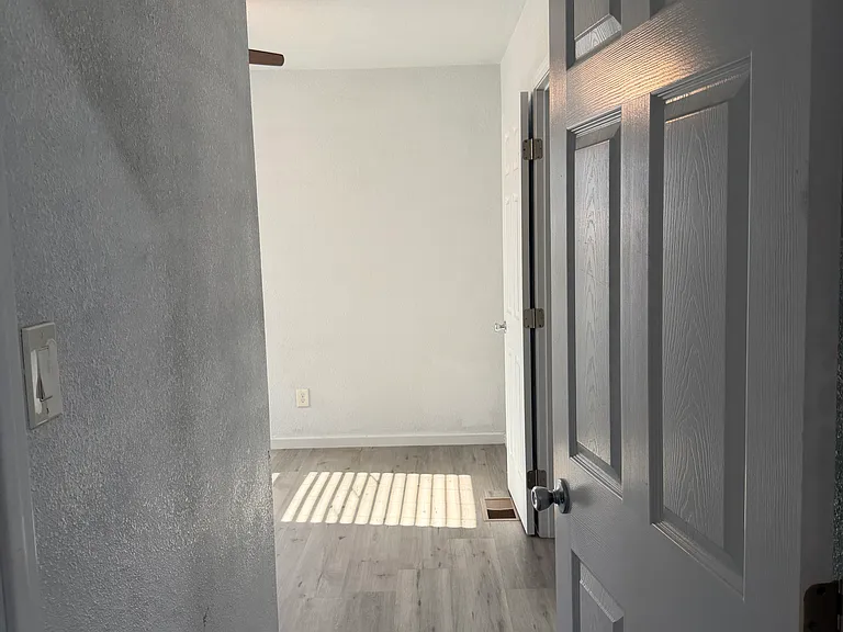 325 Mission St — Photo 6