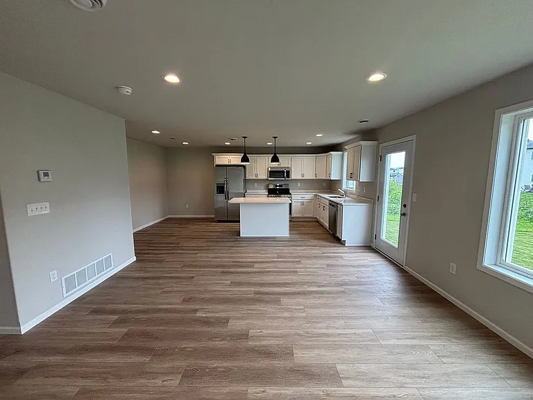 6753 Meadow View Dr S — Photo 5