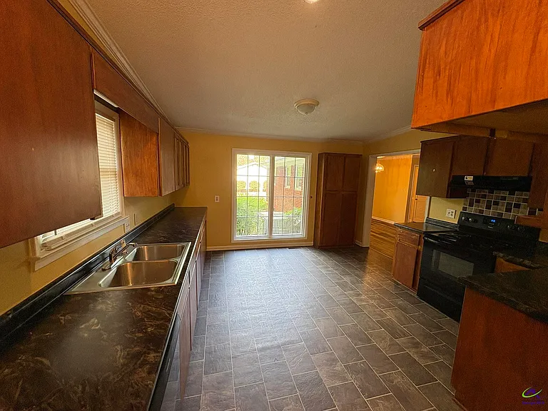 1301 Tucker Rd — Photo 8