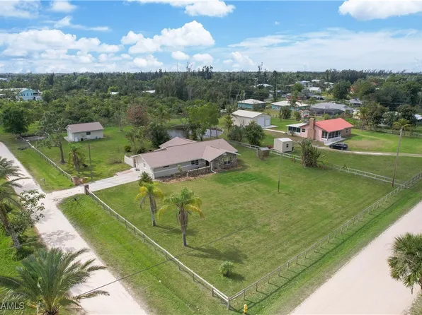 5697 Cubles Dr, Bokeelia, FL 33922