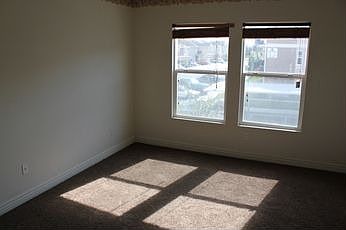 5th image of 1524 Kingsbury Ln