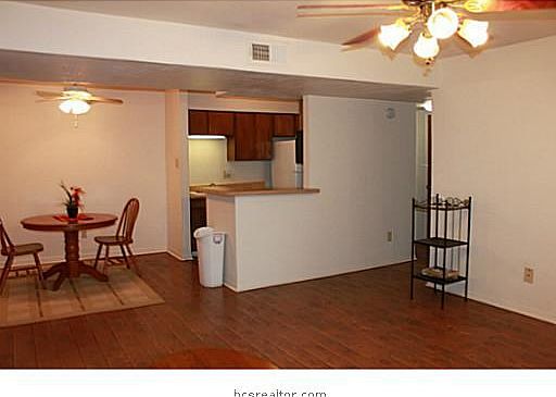 3rd image of 904 University Dr #127