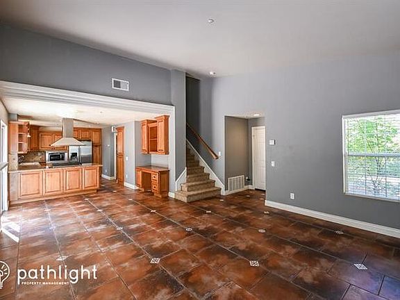 3rd image of 15237 Hillsdale Ct
