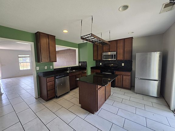 4th image of 107 Sandy Path Ln