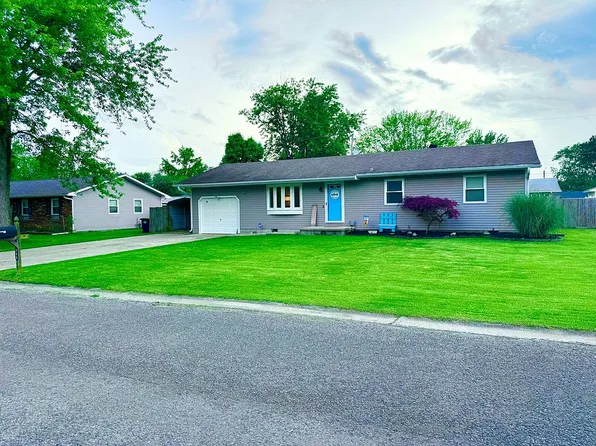 745 N Reel Ave, Salem, IL 62881