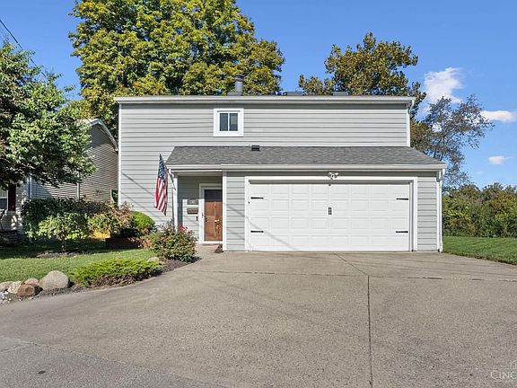 2nd image of 761 Riverside Dr