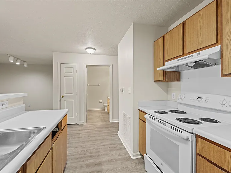 Autumn Woods Apartments — Photo 55